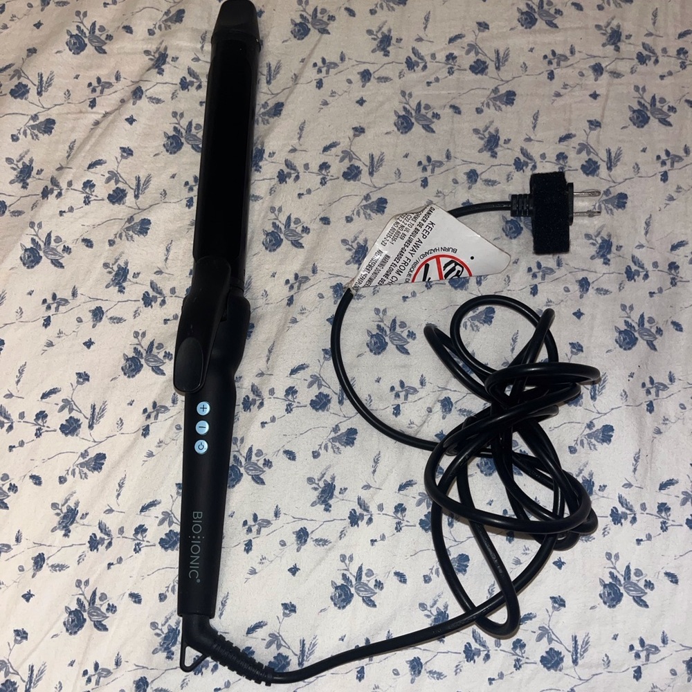 Bio Ionic Black Curling Iron 1.5